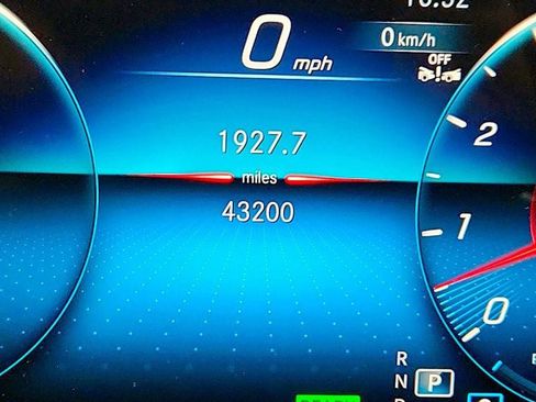 Used 2023 Mercedes-Benz GLS 450 4MATIC w/ AMG Line Exterior image 15