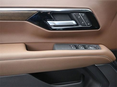 New 2026 Chevrolet Suburban High Country image 22