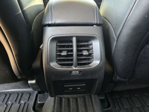 Used 2019 Jeep Cherokee Latitude Plus image 24