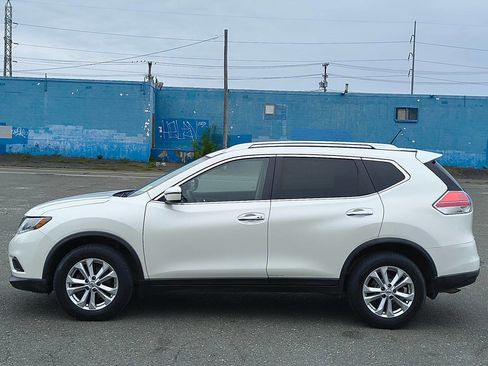 Used 2016 Nissan Rogue SV AWD/4WD image 4