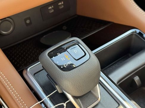 New 2026 Nissan Pathfinder Platinum image 16