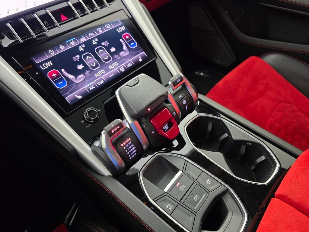 Used 2019 Lamborghini Urus AWD/4WD image 24