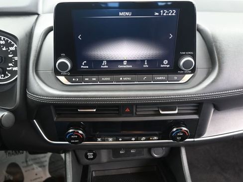 Used 2024 Nissan Rogue SV FWD image 15