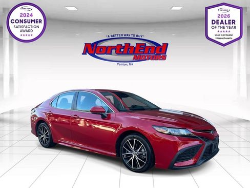 Used 2024 Toyota Camry SE FWD image 1