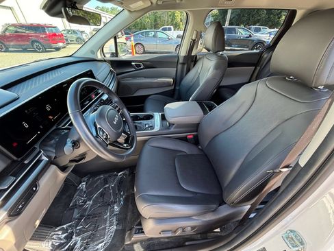 Used 2026 Kia Carnival FWD image 29