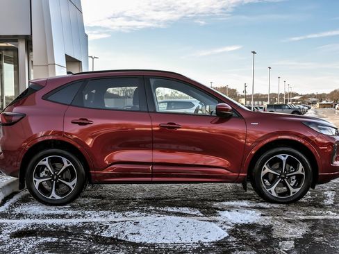 Used 2024 Ford Escape ST-Line Select w/ Tech Pack #2 image 9