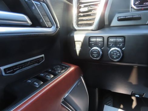 Used 2024 GMC Sierra 1500 Denali Ultimate AWD/4WD image 32