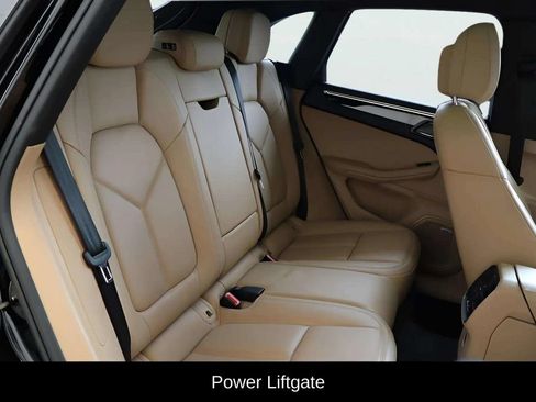 Used 2019 Porsche Macan AWD/4WD image 9