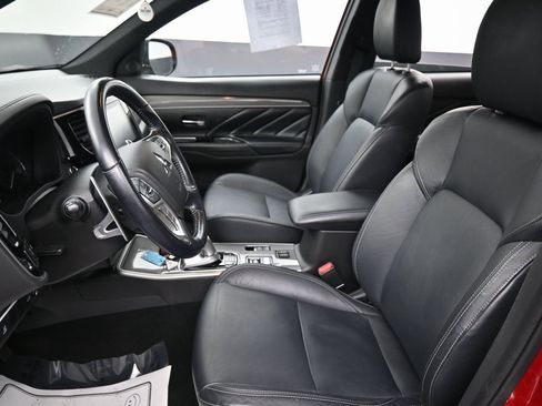 Used 2021 Mitsubishi Outlander SEL image 25