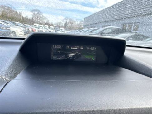 Used 2019 Subaru Crosstrek 2.0i Limited w/ Moonroof Package w/Navigation image 38