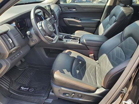 Certified 2024 Nissan Pathfinder Platinum w/ Cargo Package image 16