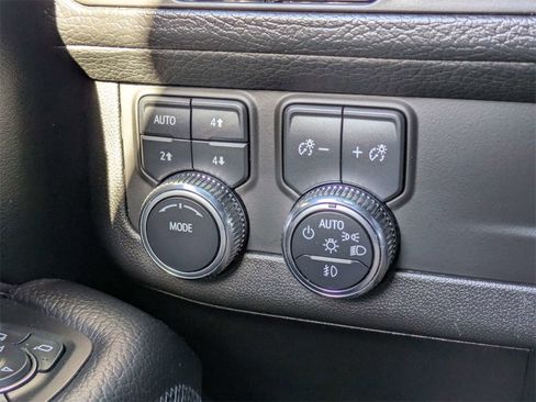 Used 2023 GMC Yukon Denali image 27