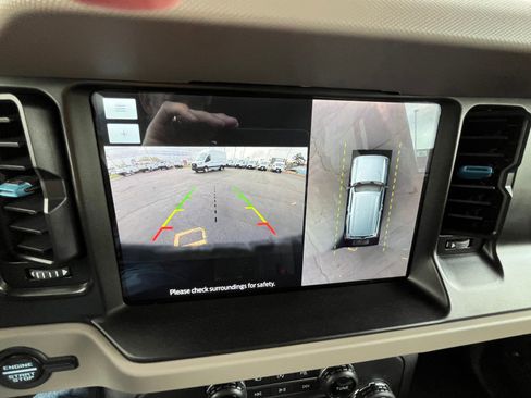 Used 2023 Ford Bronco Wildtrak image 20