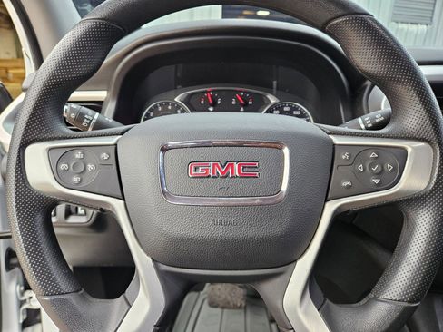 Used 2021 GMC Acadia SLE w/ Driver Convenience Package FWD image 11
