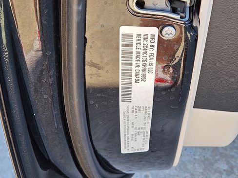 Used 2023 Chrysler Voyager LX image 25