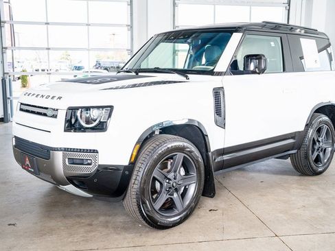 Used 2022 Land Rover Defender 90 X-Dynamic S image 11