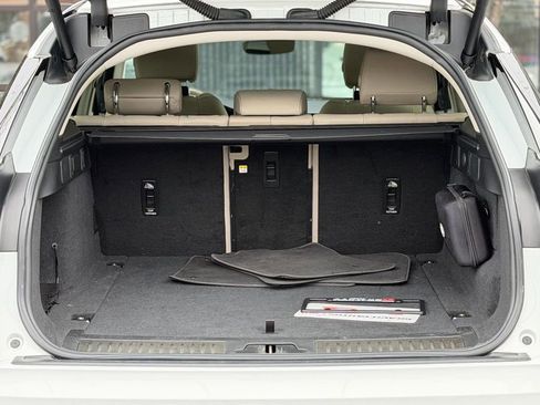 Used 2023 Land Rover Range Rover Velar R-Dynamic S image 18