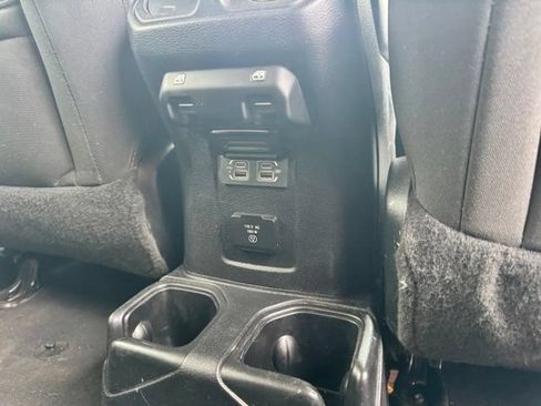 Used 2020 Jeep Wrangler Unlimited Sahara AWD/4WD image 33
