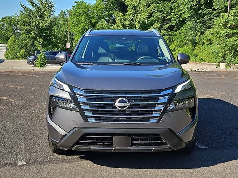 Certified 2024 Nissan Rogue SV w/ SV Premium Package AWD/4WD image 2