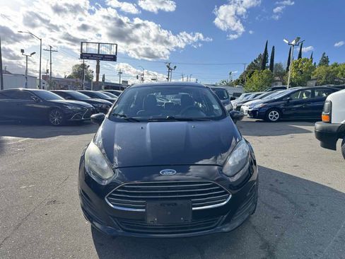 Used 2015 Ford Fiesta S image 2