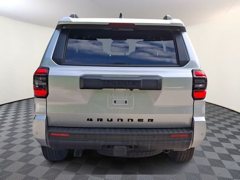 Certified 2025 Toyota 4Runner TRD Off-Road AWD/4WD image 5