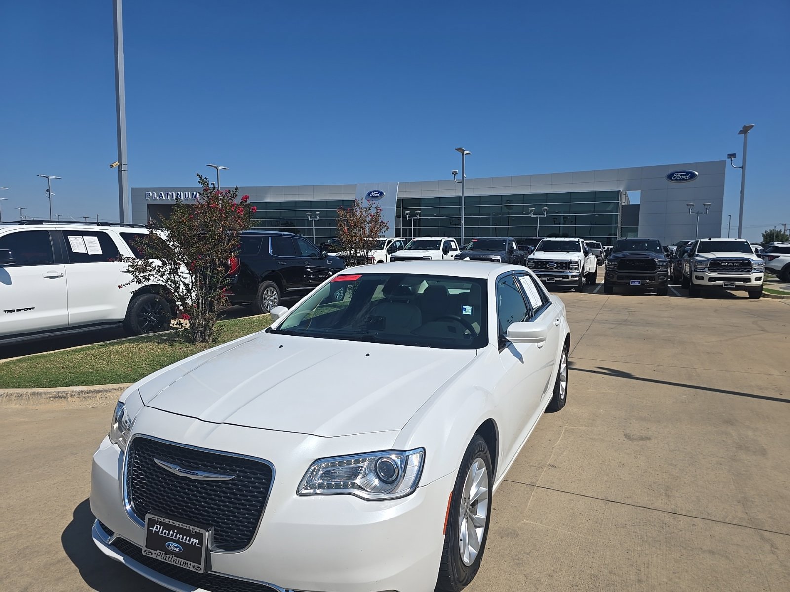 Used 2015 Chrysler 300 Limited RWD image 24
