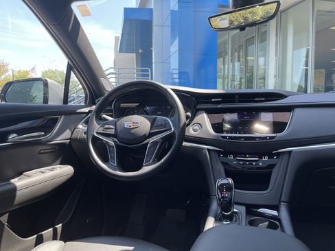 Used 2025 Cadillac XT5 Premium Luxury w/ Technology Package image 21