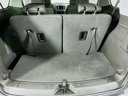 Used 2023 GMC Acadia SLE w/ Driver Convenience Package image 33