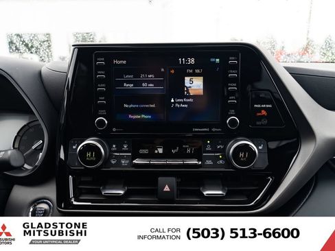 Used 2022 Toyota Highlander XLE AWD/4WD image 14