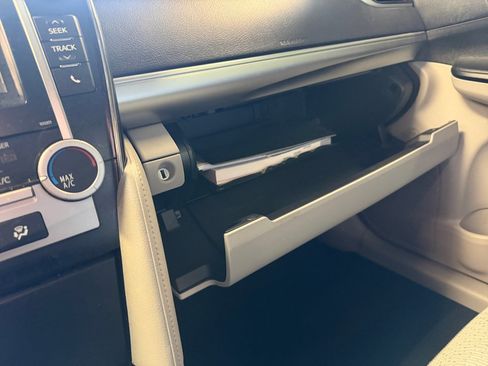 Used 2014 Toyota Camry LE FWD image 38