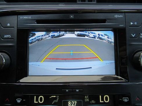 Used 2018 Toyota Avalon Limited image 8