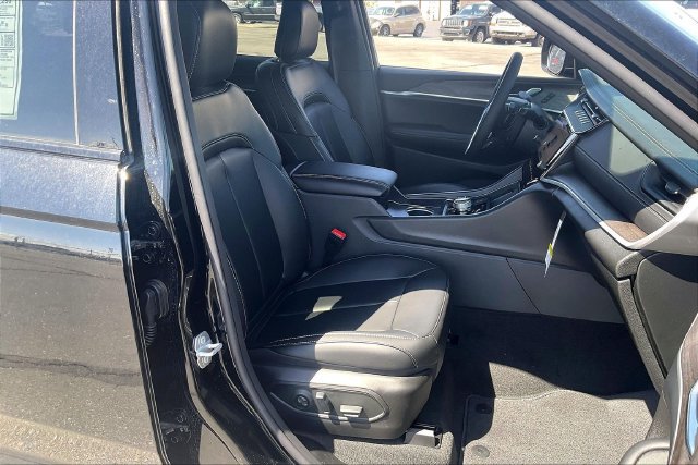 New 2026 Jeep Grand Cherokee Limited AWD/4WD image 32