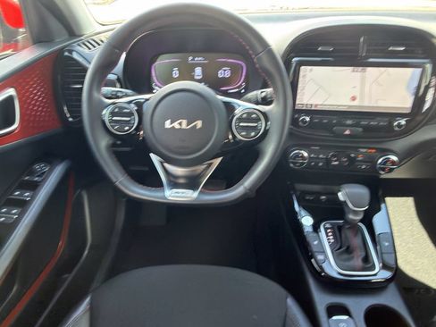 Certified 2025 Kia Soul GT-Line w/ GT-Line Technology Package FWD image 12