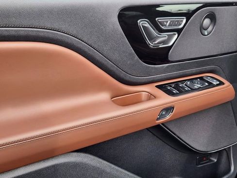 New 2026 Lincoln Aviator Reserve w/ Jet Appearance Package image 9