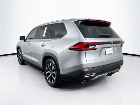 Used 2024 Toyota Grand Highlander AWD Hybrid image 2