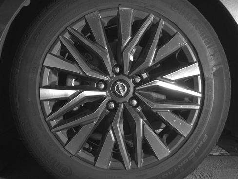 Used 2025 Nissan Altima 2.5 SV image 12