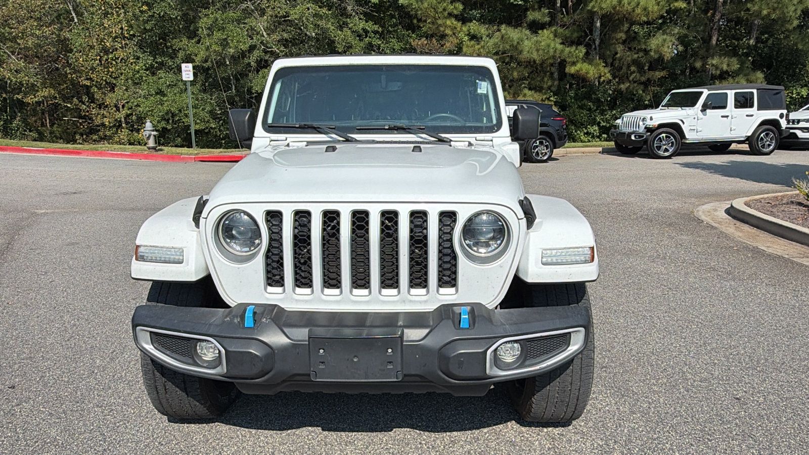 Used 2023 Jeep Wrangler Unlimited Sahara AWD/4WD image 3