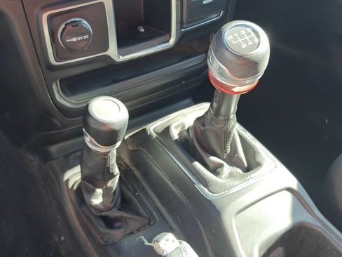 Used 2020 Jeep Wrangler Sport image 19