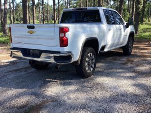 Used 2024 Chevrolet Silverado 2500 LT image 4