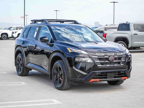 Used 2025 Nissan Rogue SV w/ Rock Creek Premium Package AWD/4WD image 3