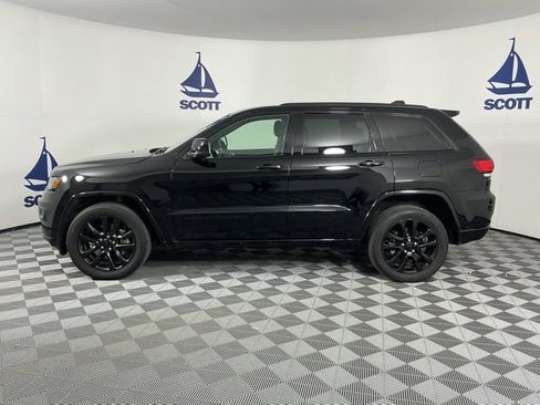 Used 2021 Jeep Grand Cherokee Laredo X image 4