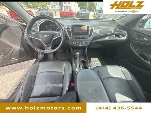 Certified 2018 Chevrolet Malibu Premier w/ Premier Sun and Wheel Package FWD image 22