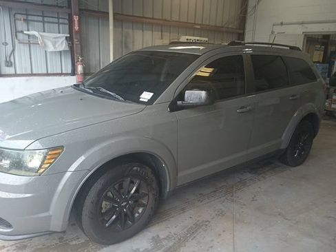 Certified 2020 Dodge Journey SE w/ SE Popular Equipment Group FWD image 2