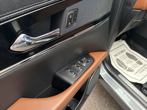 Used 2023 Lincoln Nautilus Reserve image 20