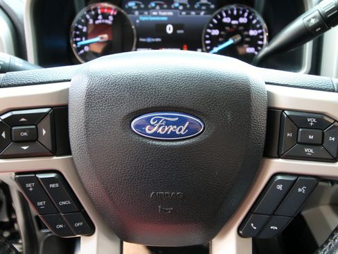 Used 2019 Ford F250 Lariat w/ Lariat Ultimate Package AWD/4WD image 27
