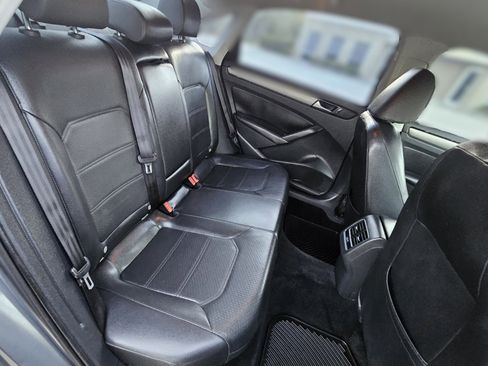 Used 2015 Volkswagen Passat 1.8T SE image 12