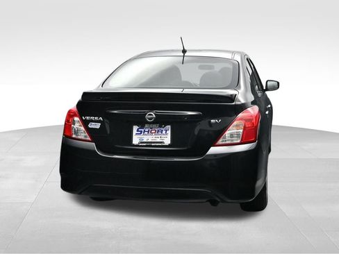 Used 2019 Nissan Versa SV FWD image 4