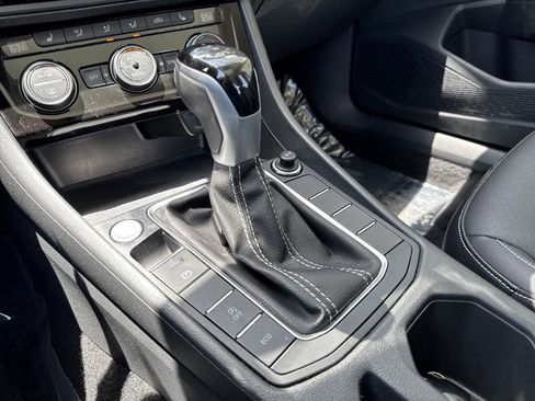 Certified 2023 Volkswagen Jetta SE w/ Panoramic Sunroof Package FWD image 26