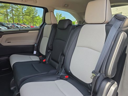 New 2026 Honda Odyssey Elite image 16