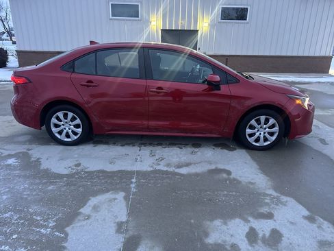 Used 2021 Toyota Corolla LE image 28